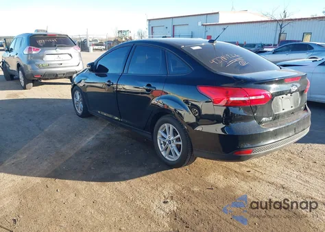 2017 Ford Focus Se z USA, uszkodzony, nr VIN 1FADP3F25HL347086